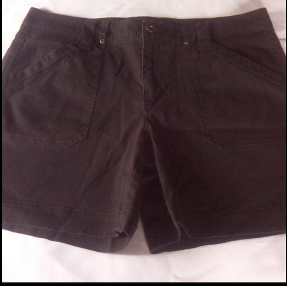 Shorts - Picture 14 of 16